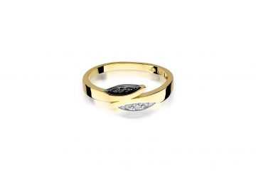 złoty pierścionek z czarnym diamentem